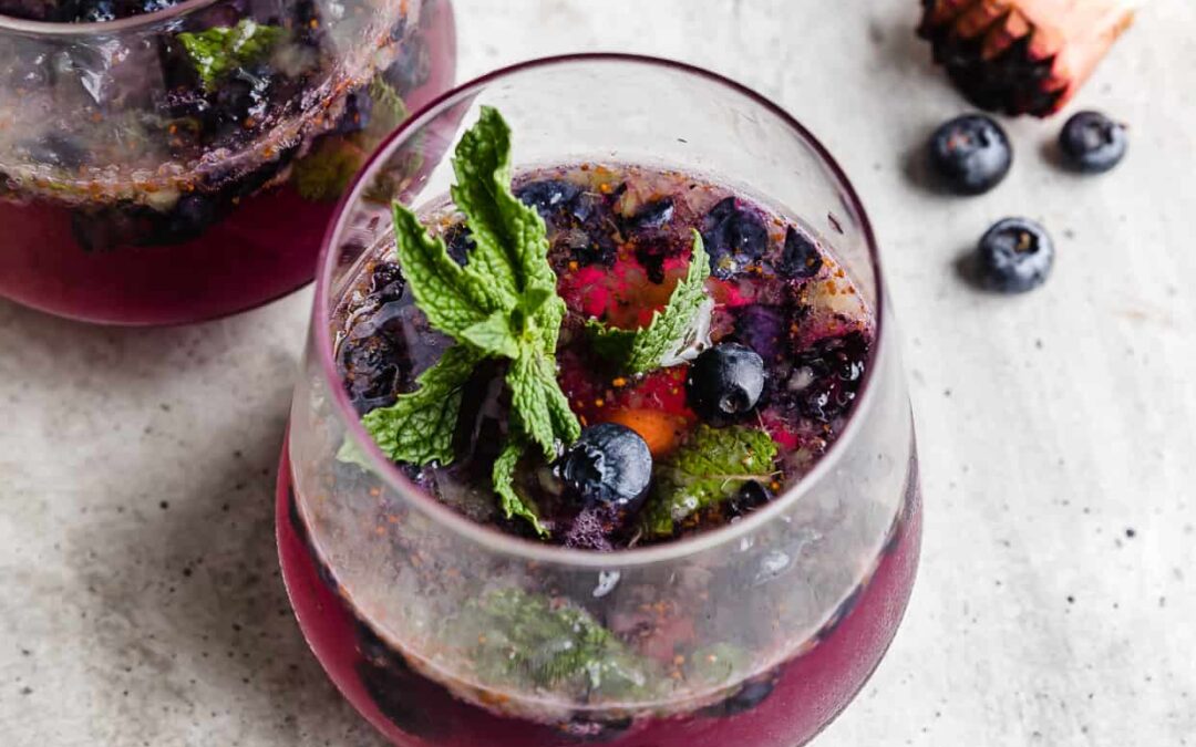 Φτιάξτε το πιο δροσιστικό blueberry mocktail  που θα λατρέψουν μικροί και μεγάλοι